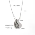 Details of the geometric teardrop pendant necklace, showing precise dimensions and smooth metal finish. - HF-X2499-S
