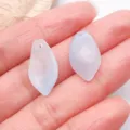 Perles pendentifs lotus en verre bleu pour fabrication de bijoux DIY accessoires de coiffure - Pétale de lotus / 1 pièce (20x11mm) / Dégradé Bleu Marine Transparent