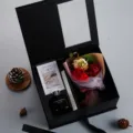 Confezione regalo aromaterapia festa della mamma con diffusore, bastoncini e bouquet di rose. - Amore profondo (con borsa regalo)