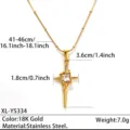 Collier croix en acier inoxydable doré avec oxyde de zirconium, chaîne élégante. - Plaqué or 18K / Or - Style Zircon Croix (XL-YS334)