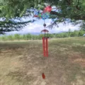 Campanello eolico uccello rosso in metallo e vetro decorazione sospesa per esterno variante - Campanelli eolici / 73cm / Rosso