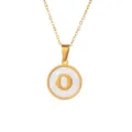 Collier chaîne en acier inoxydable doré avec pendentif rond coquillage blanc lettre O - Lettre O