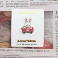 Cute Cartoon Rabbit Car Enamel Pin Brooch Badge Fashion Alloy Jewelry Accessory - Rabbit Driving (YH975#) / With Card