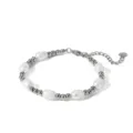 Vista detallada de pulsera con cuentas de acero inoxidable y perlas de agua dulce naturales. - Pulsera / Plateado