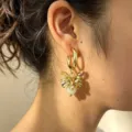 Gold metal flower pearl hoop earrings for women, stylish summer daily jewelry accessory. - Cream