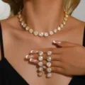 Elegante set di collana e orecchini in cristallo dorato, gioielli da sposa con strass. - Set da 2 Pezzi (HB090-8)