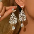 Eleganti orecchini lunghi in strass e cristallo da sposa festa serale gioielli donna - Orecchini con Nappine a Foglia da Sposa Sera (80151802)