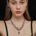 Elegante set di gioielli con collana e orecchini in cristallo blu per festa di donna. - Stile Goccia d'Acqua Splendente (80820708)