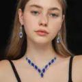 Splendido set di collana e orecchini con pietre preziose blu per matrimoni ed eventi. - Set Orecchini Lunghi Marquise Collana Zaffiro (80827708)