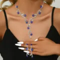 Compleanno collana e orecchini con fiori blu in strass, perfetto per feste e matrimoni. - Set Due Pezzi Collana Orecchini Forma Fiore Zaffiro (80853008)