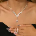 Splendido set collana strass e orecchini goccia rossi, perfetto per feste eleganti e serate. - Set da 2 Pezzi (Collana+Orecchini) / Rosso
