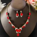 Squisito set di collana e orecchini con farfalla in strass, elegante gioiello da sposa. - Stile Ciondolo Farfalla Strass Rosso (80804414)