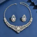 Detailed view of the luxurious vintage crystal rhinestone necklace and matching earrings set. - Earrings And Necklace Two-Piece Set (MS298-1) / Silver Style