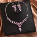 Elegante set di gioielli da sposa con collana e orecchini a farfalla in zircone rosa. - Stile Fiore Farfalla Rosa (80854941) / Rosa