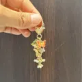 Charmant porte-clés papillon et fleur, pendentif élégant pour sac à main accessoire. - Chaîne de Fleurs Jaunes