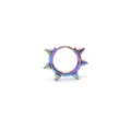 Edelstahl Regenbogen Spike Creolen Detailansicht, punkiger Körperschmuck Nahaufnahme Design. - Stachel Ohrring (Paar) / bunt