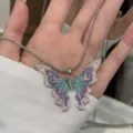 Bunte emaillierte Schmetterling Anhänger Halskette, Mode Schmuck Geschenk für Frauen. - Verlauf Lila Schmetterling Halskette