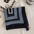 Foulard carré tricoté rétro à motifs géométriques avec glands, accessoire élégant. - Couche Géométrique Bleu-Gris