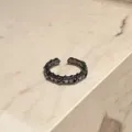 Anillo cruzado minimalista de metal negro con pedrería, detalle de anillo abierto punk. - Estilo de Strass Púrpura Caleidoscópico (A2)