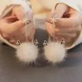 Pendientes largos de invierno de felpa con copo de nieve y colgante de ciervo mujer - Pendientes de reno con borla y pompón