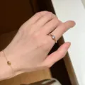 Anillo de oro vintage con piedra violeta joya apilable minimalista variante opción - Anillo de circonita blanca