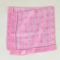 Chique roze geruite sjaal, elegante vierkante halsdoek en stijlvol haaraccessoire voor dames. - 58*58cm / LM58-Ruitjes Roze