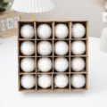 Set van 16 witte kerstbal ornamenten in geschenkdoos, feestelijke kerstboomdecoratie. - 16 Stuks/Verpakking / Wit