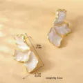 Orecchini pendenti asimmetrici dorati a petalo, gioielli eleganti e retrò per donna. - Stile Conchiglia a Ventaglio Bianco Crema (80119812)