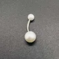 Piercing αφαλού από ανοξείδωτο ατσάλι με λευκές ακρυλικές πέρλες μπάλες, κόσμημα. - Στυλ με Λευκή Διπλή Πέρλα / Λευκό (JE1651A)