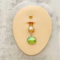 Piercing de ombligo de acero inoxidable dorado con circón transparente y colgante de escamas. - Estilo Escama de Sirena Verde (JE1569E)