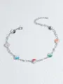 Nahaufnahme des silberfarbenen Kettenarmbands mit mehrfarbigen Yin-Yang-Emailleanhängern. - Silber Stil (80606801)