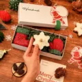 Coffret cadeau de bougies parfumées de Noël avec bougies en forme de flocon - Petite Boîte Cadeau E (Botte+Flocon+Gant)