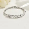 Bracciale rigido onda cristallo argento gioielli strass geometrici eleganti per donna - Argento