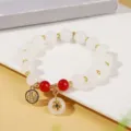 Nuovo stile cinese bracciale di perle di giada bianca con perle rosse e ciondolo fiore dorato gioiello - Stile 2 Ciondolo Fiore Fortuna (5374646856943)