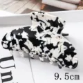 Grande pince a cheveux en acrylique noir et blanc motif pour coiffure elegante de tous - S139-8