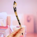 Acetate hairpin detail shot, vintage cloud pattern hair fork, elegant Chinese style bun pin. - 17.6cm / Beige