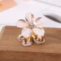 Mini Strass Blumen Haarklammer, rosa durchsichtige Blütenblatt Details, elegantes Haaraccessoire. - 2.1cm / Weiß Strass Pflaumenblüte
