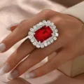 European and American new fashion super flash claw chain rhinestone square crystal ring. - Red
