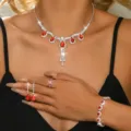 Elegante set di gioielli con collana orecchini anello bracciale in strass rossi. - Stile a Goccia con Nappa (8320-7) / Four-Piece Set