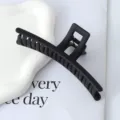 Grande molletta per capelli nera opaca, design geometrico cavo per capelli spessi e tenuta sicura. - Nero opaco