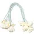 Close-up van het polyester lint rozenbloem touw detail, delicate stoffen knop accessoire. - 40cm Lint Bloem BD 3cm / Broken Wit