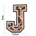 Écusson brodé lettre J à motif léopard pour vêtements DIY, chapeaux, sacs et téléphones. - Lettre J