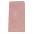 Nahaufnahme der rosa PU Leder Quetsch Bruttasche mit weicher Textur und feinen Kanten. - Ca. 9x18cm / Millennium-Rosa