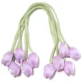 Vue détaillée de boutons de fleurs de tulipe en tissu violet avec strass et tiges vertes. - 5 Pièces / Gypso Violet