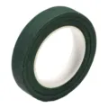 Vista detallada de cinta floral verde oscuro en rollo para embalaje de ramos de flores. - Ancho Aprox 1.2cm (20Yardas/Rollo 1Rollo/Paquete) / Verde oscuro