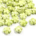 Perline di fiori in ceramica verde chiaro fai da te creazione di gioielli distanziatori - Piccolo Fiore Verde Erba Chiaro