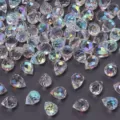 Gefaseerde kristalglas druppelkraal met AB iriserende afwerking voor DIY sieraden accessoires. - Gefacetteerde Aardbei (Horizontaal Gat) / Ca. 6x8mm (30 Stuks/Verpakking) / Wit Nieuw AB