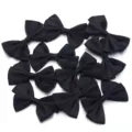 Detail van zwarte polyester dubbele strik voor DIY kleding en handwerk accessoires. - 10 Stuks/Verpakking (4x6cm) / Zwart