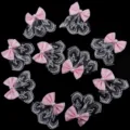 Détail de nœud en dentelle et tulle à pois roses avec perle pour loisirs créatifs. - 5 cm x 3,5 cm / Bordure en Dentelle Rose Clair