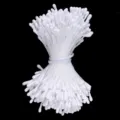Weiße matte künstliche Blumenstaubgefäße Detailaufnahme, ideal für das DIY Handwerk. - Simulierter matter Blütenstempel Weiß